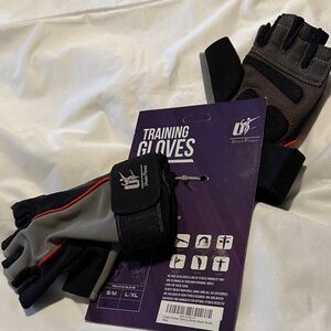 Utophia Fitness Training Gloves with Black and Gray Design